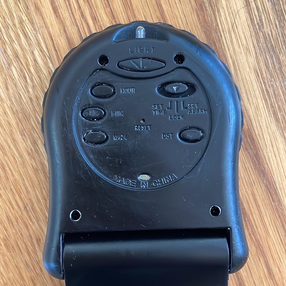 Brookstone Universal Voltage & Outlet Adapter & Dual Time Zone Clock - Picture 10 of 10